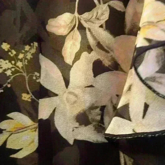 White House Black Market Floral 2 piece set - Picture 3 of 11